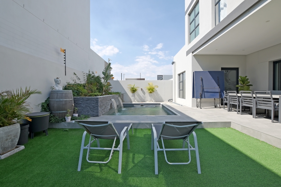 5 Bedroom Property for Sale in Sandown Western Cape